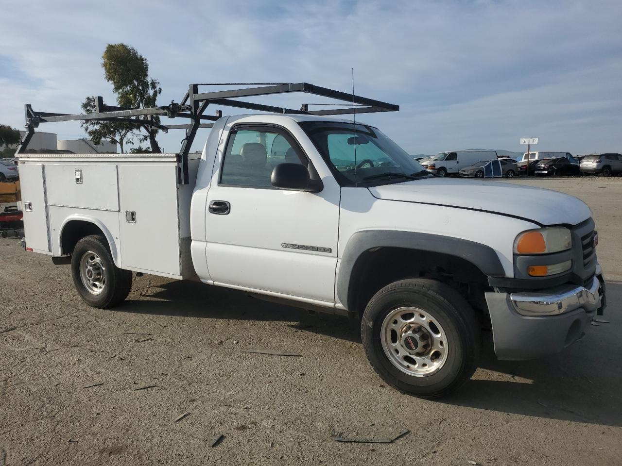 2005 GMC Sierra - Image 4