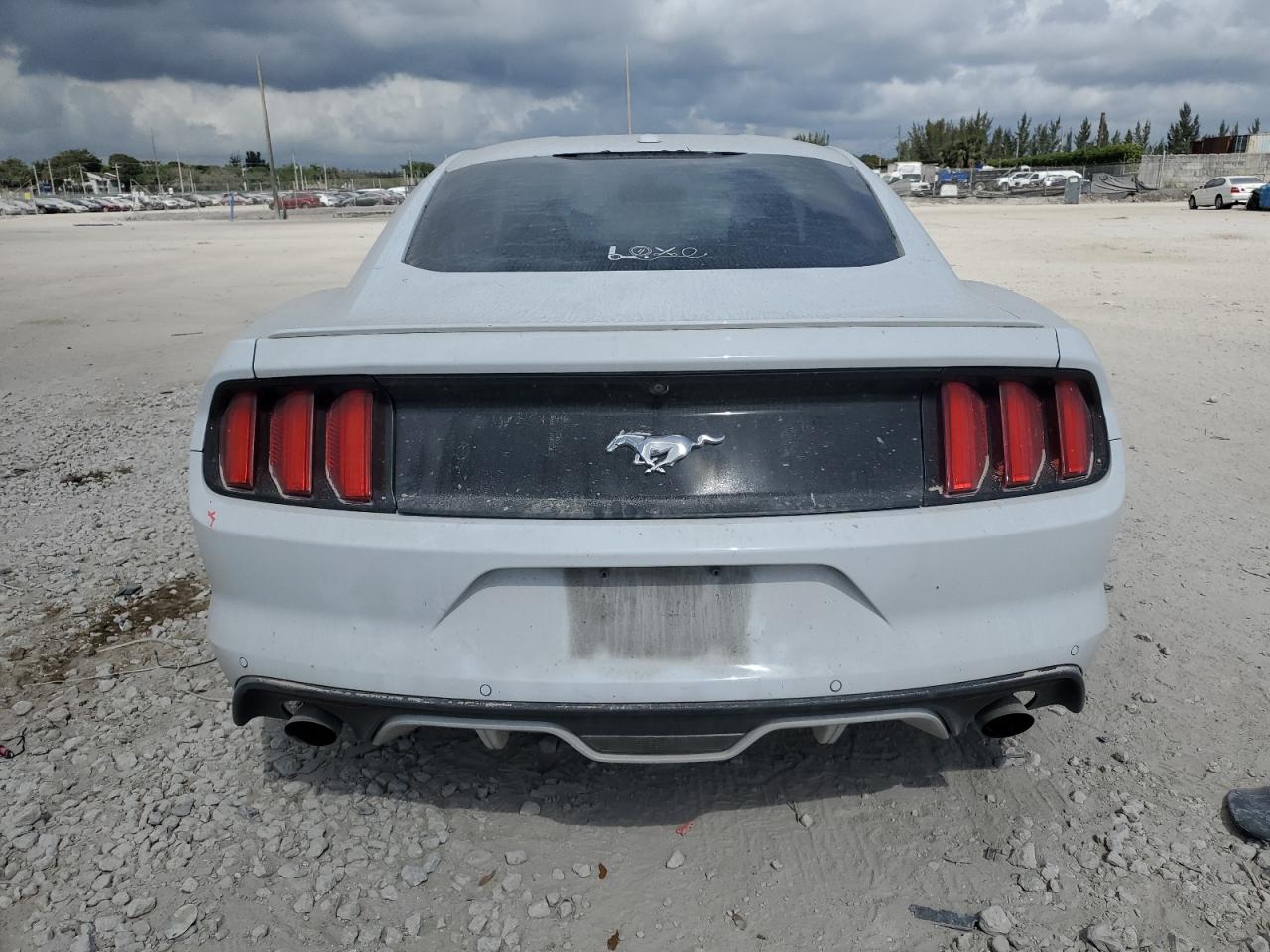 2015 Ford Mustang - Image 6