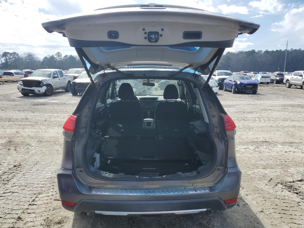 KNMAT2MTXHP507017 NISSAN ROGUE 2017