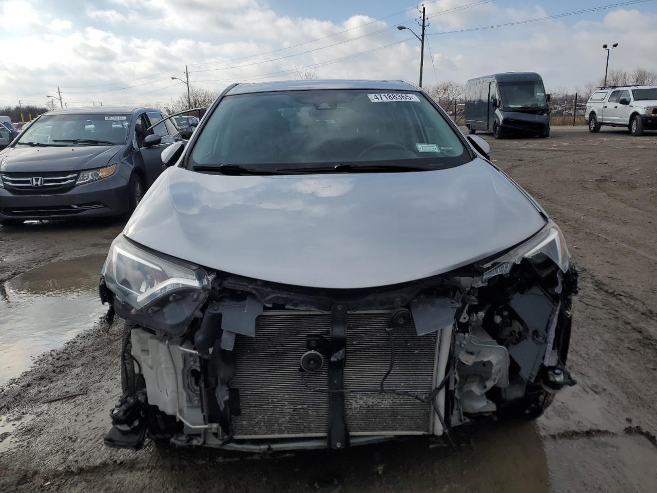 2018 Toyota RAV 4 - Image 5