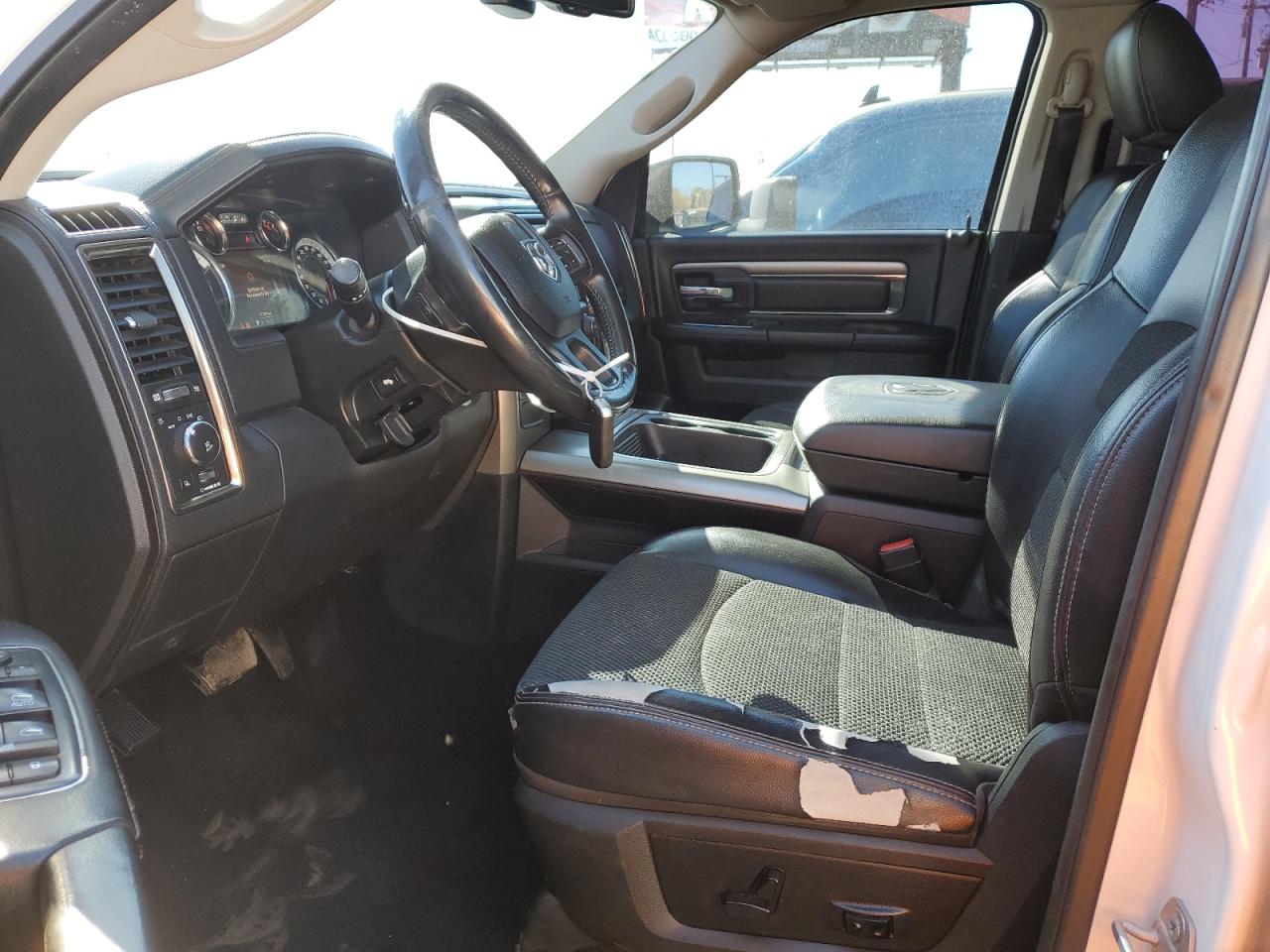 2017 RAM 1500 - Image 7