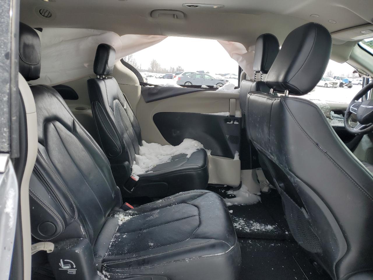 2021 Chrysler Voyager - Image 11