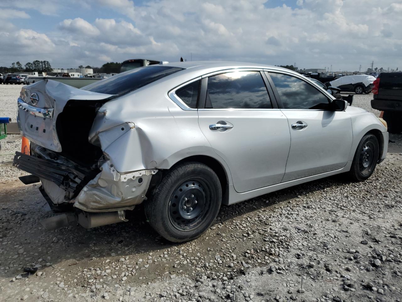 2015 Nissan Altima - Image 3