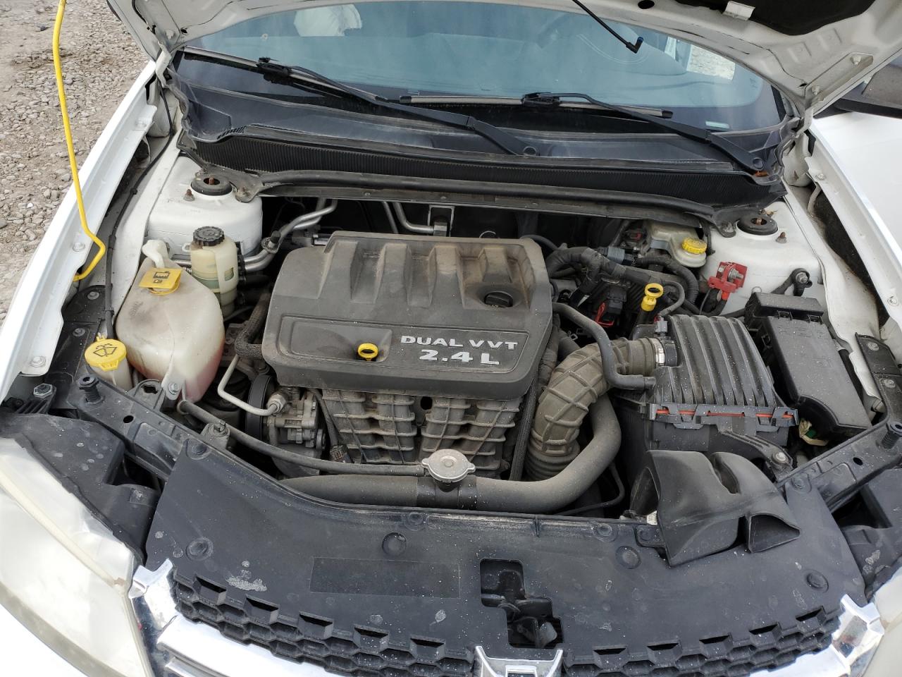 2013 Dodge Avenger - Image 13
