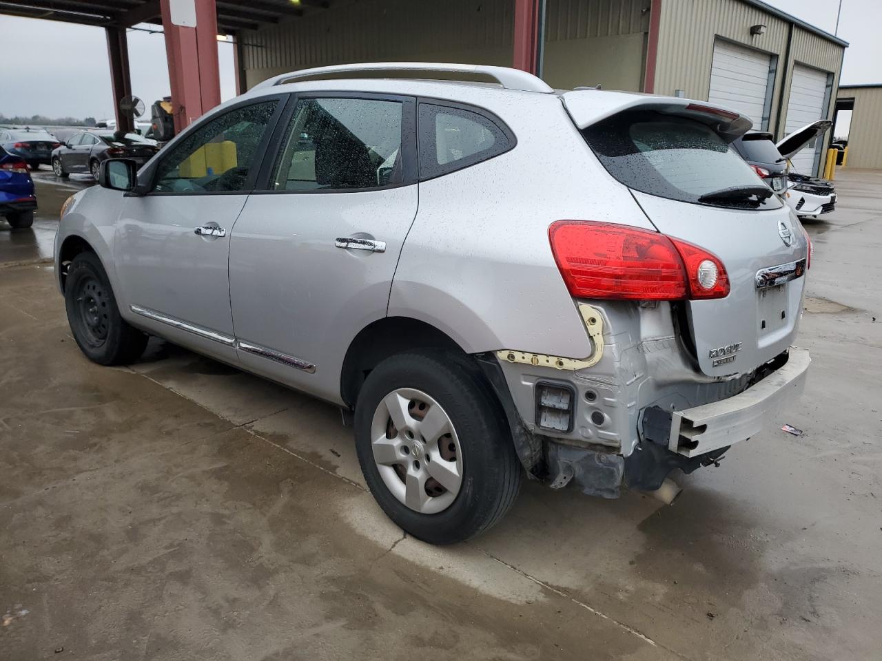 2015 Nissan Rogue - Image 2