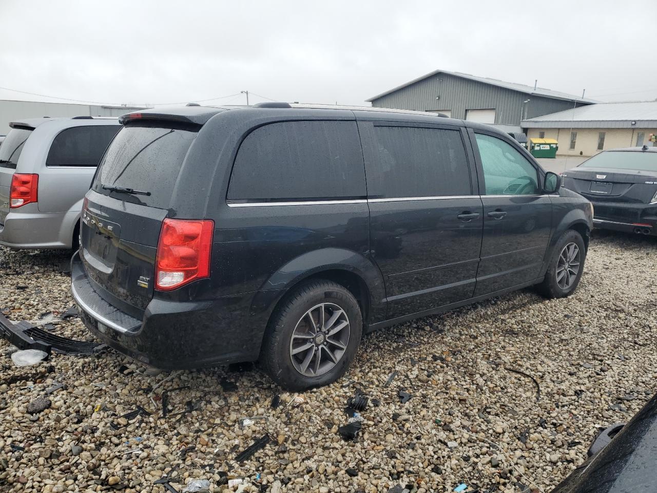 2017 Dodge Caravan - Image 3