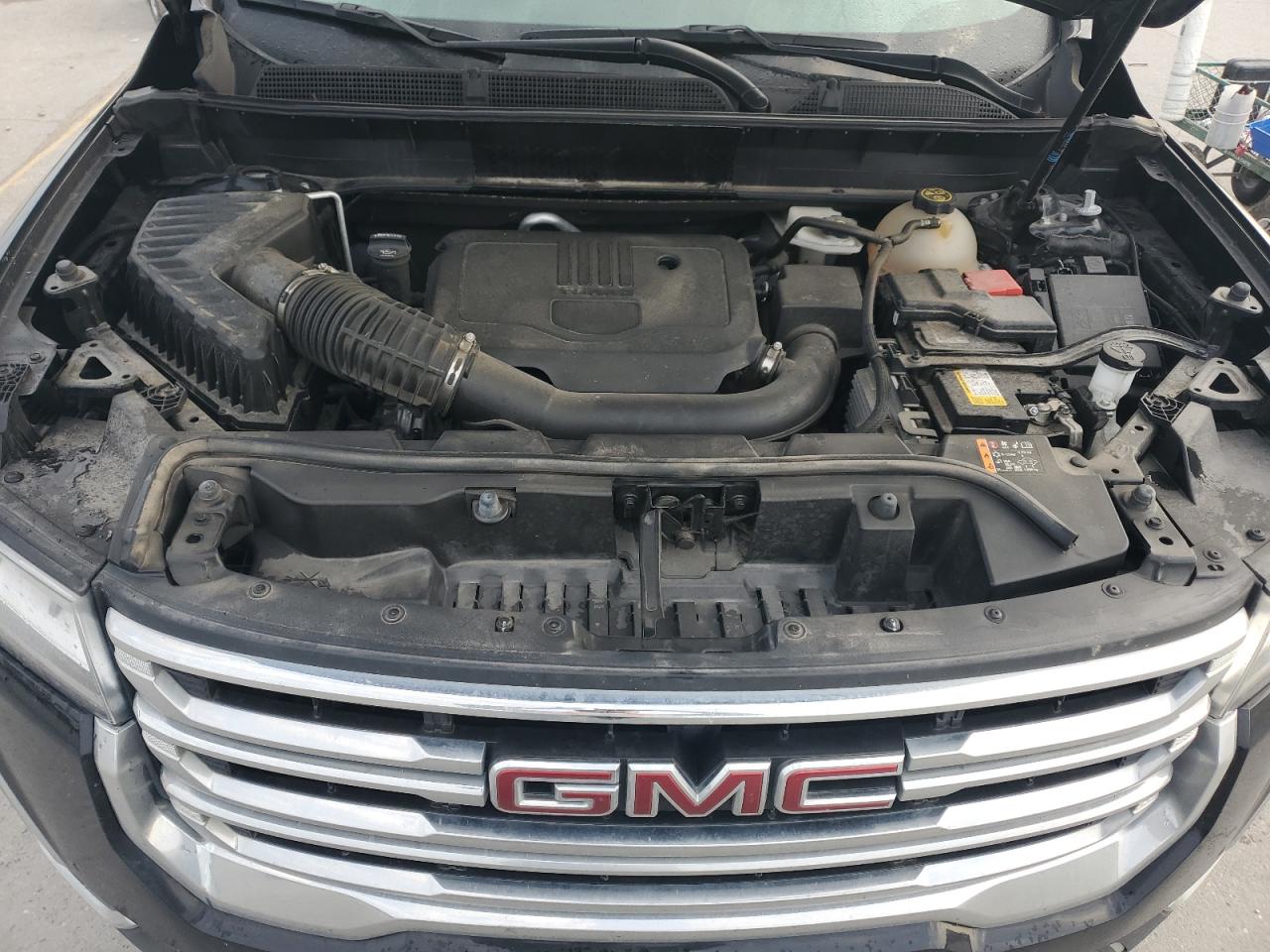 2022 GMC Acadia - Image 12