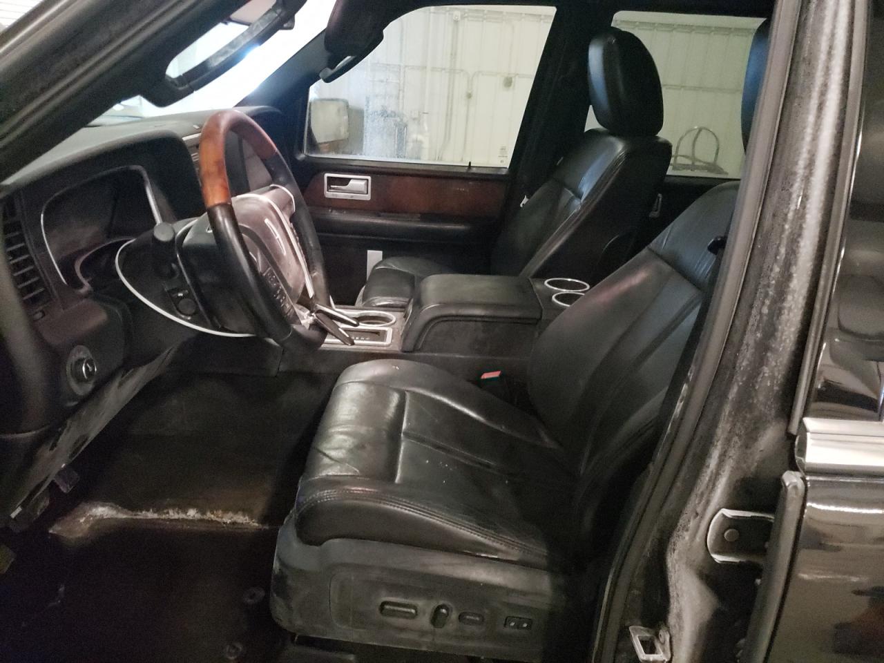 2015 Lincoln Navigator - Image 7