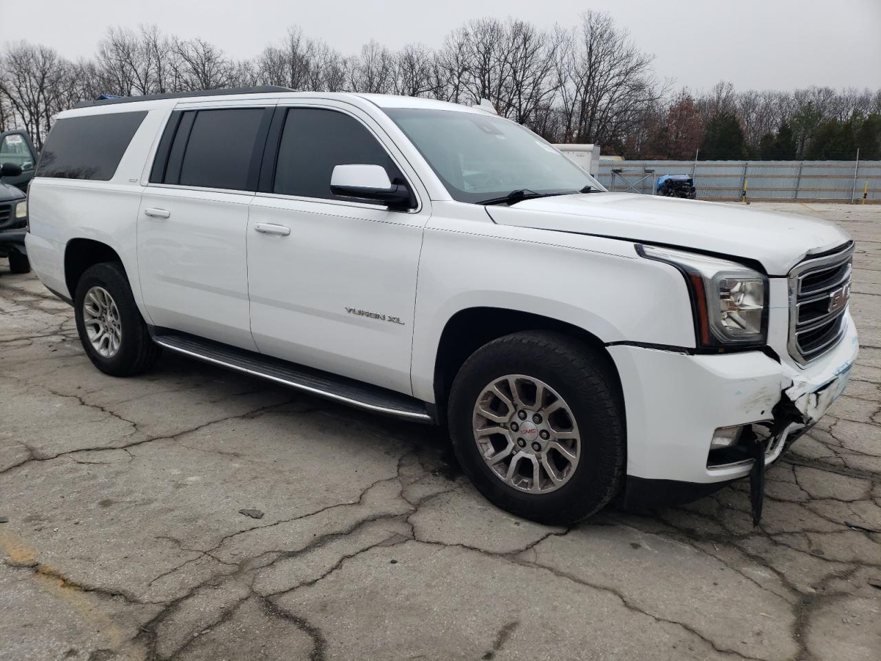 2016 GMC Yukon - Image 4