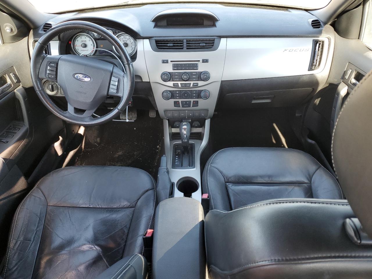 2010 Ford Focus - Image 8