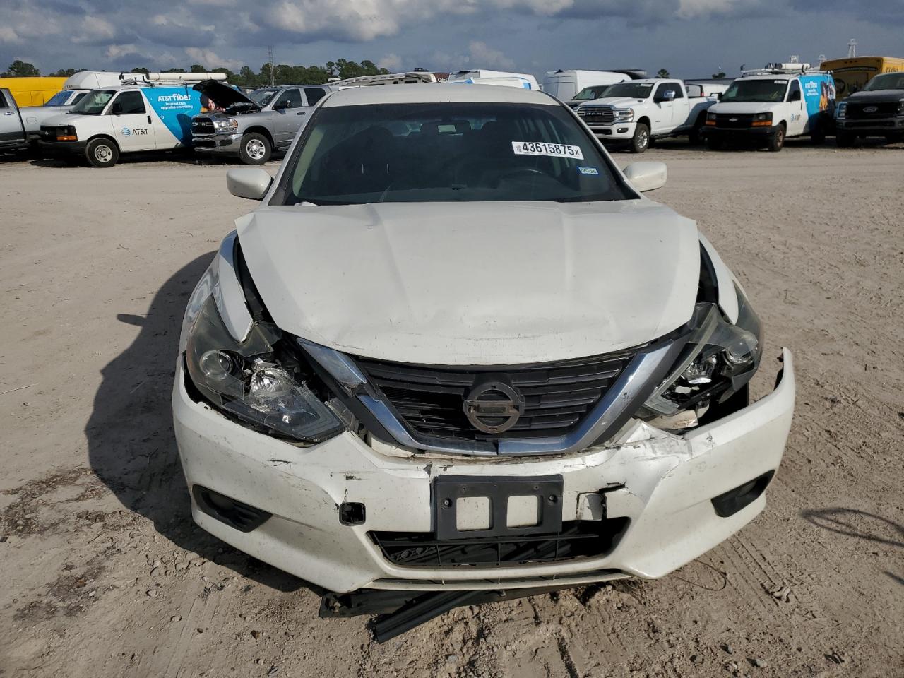 2016 Nissan Altima - Image 5