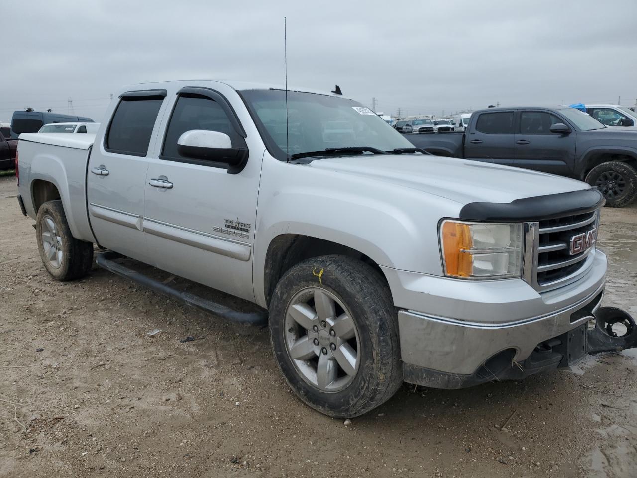 2013 GMC Sierra - Image 4