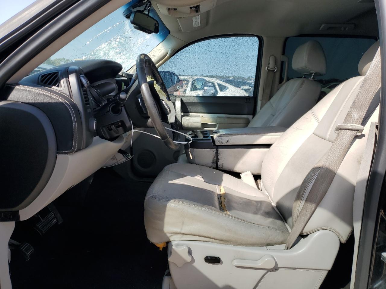 2007 Chevrolet Silverado - Image 7
