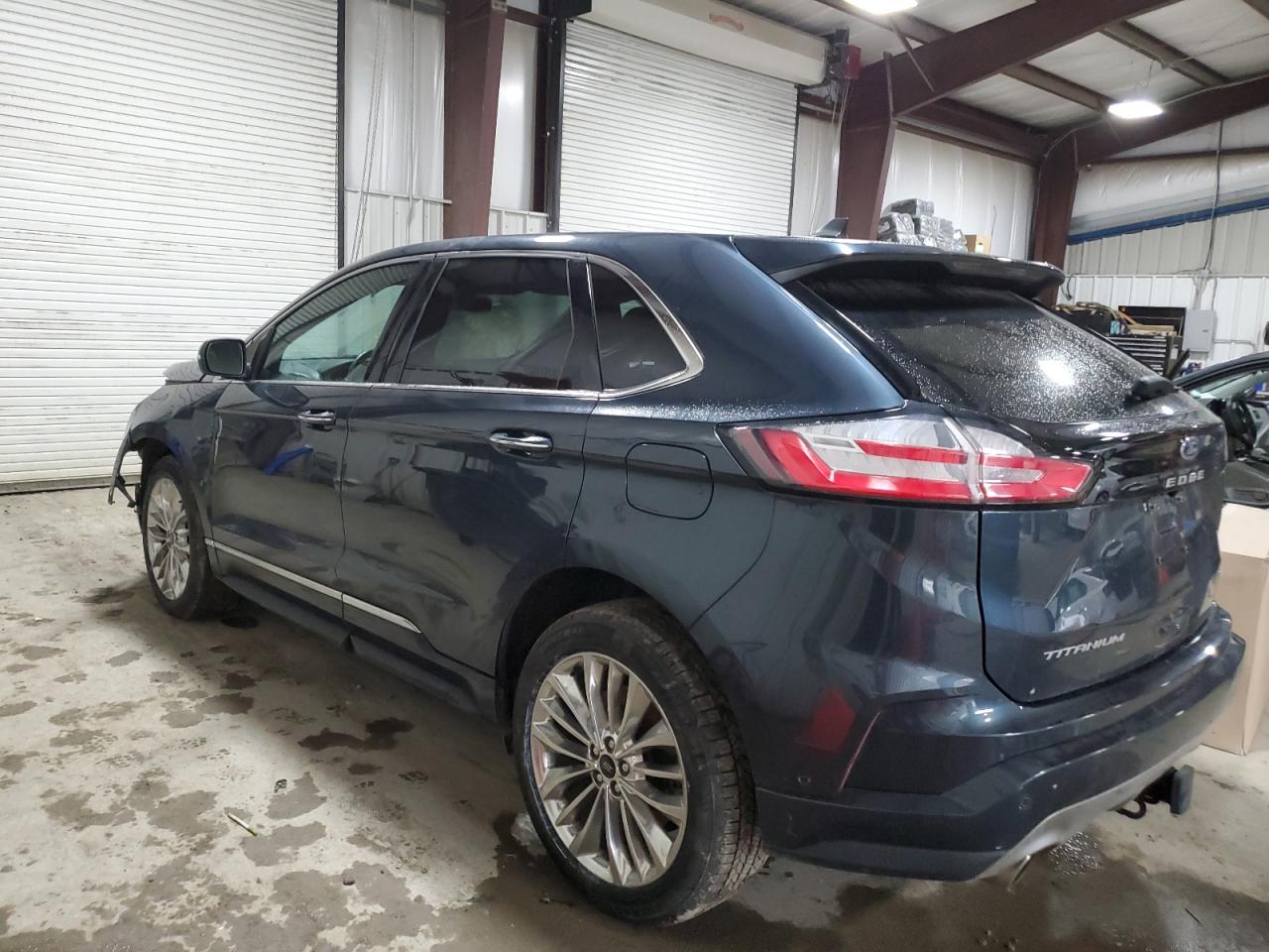 2022 Ford Edge - Image 2