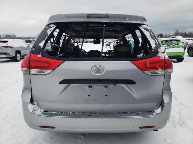 2011 TOYOTA SIENNA 
