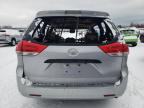 2011 TOYOTA SIENNA  à vendre chez Copart ON - TORONTO