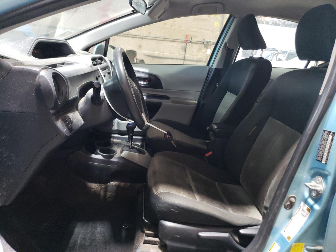 2012 Toyota Prius - Image 7