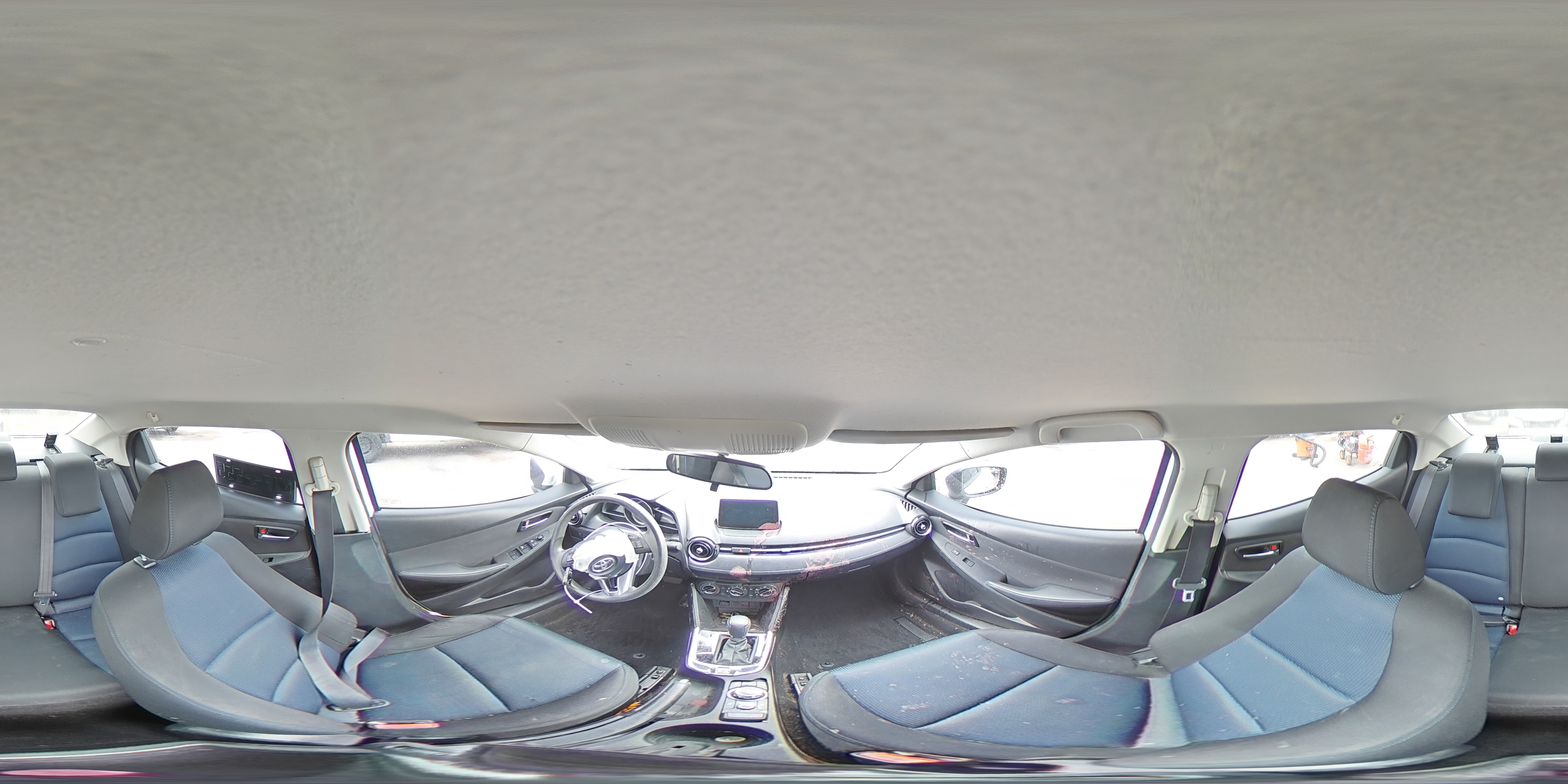 2018 Toyota Yaris - Image 13