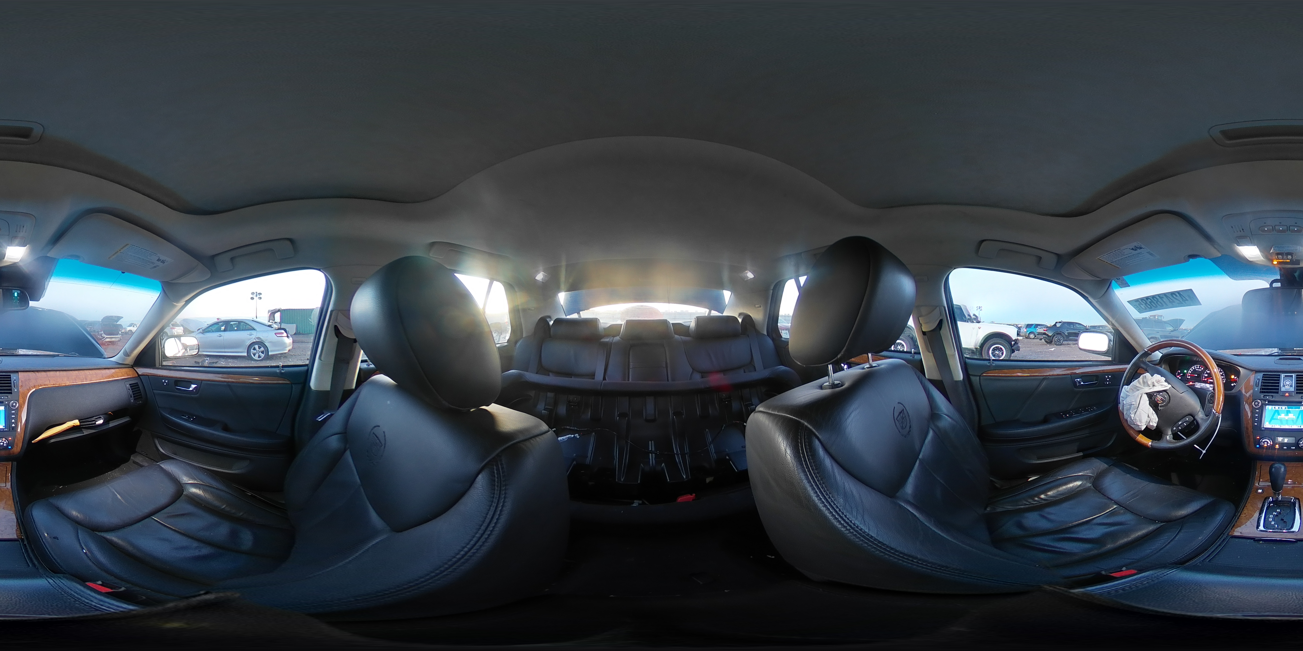 2011 Cadillac DTS - Image 13
