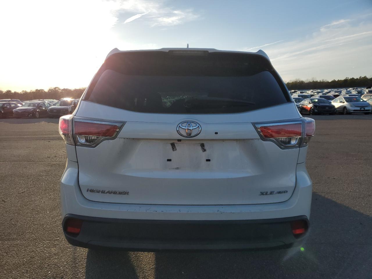 2015 Toyota Highlander - Image 6