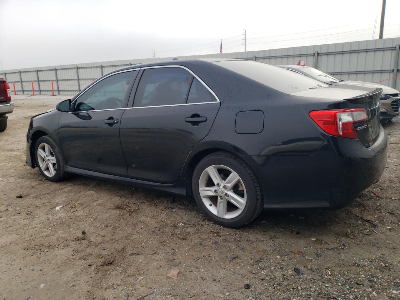2014 Toyota Camry - Image 2