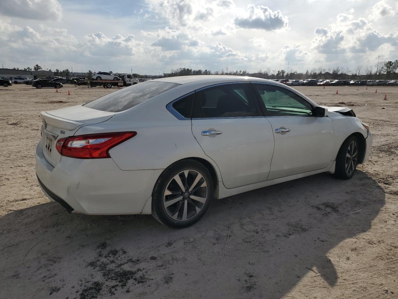 2016 Nissan Altima - Image 3