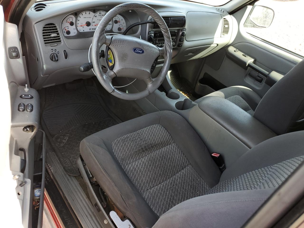 2003 Ford Explorer - Image 8