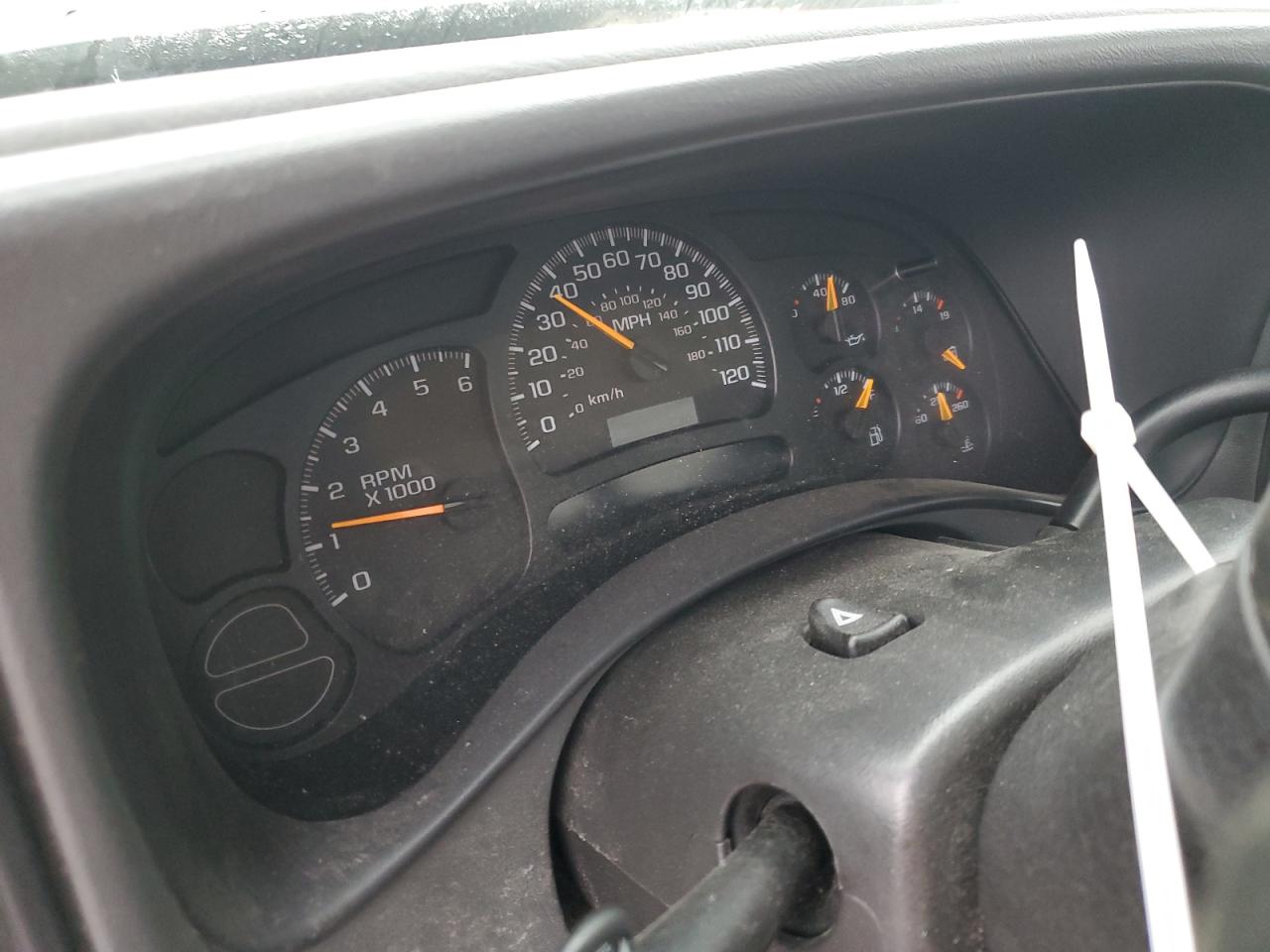 2005 GMC Sierra - Image 9