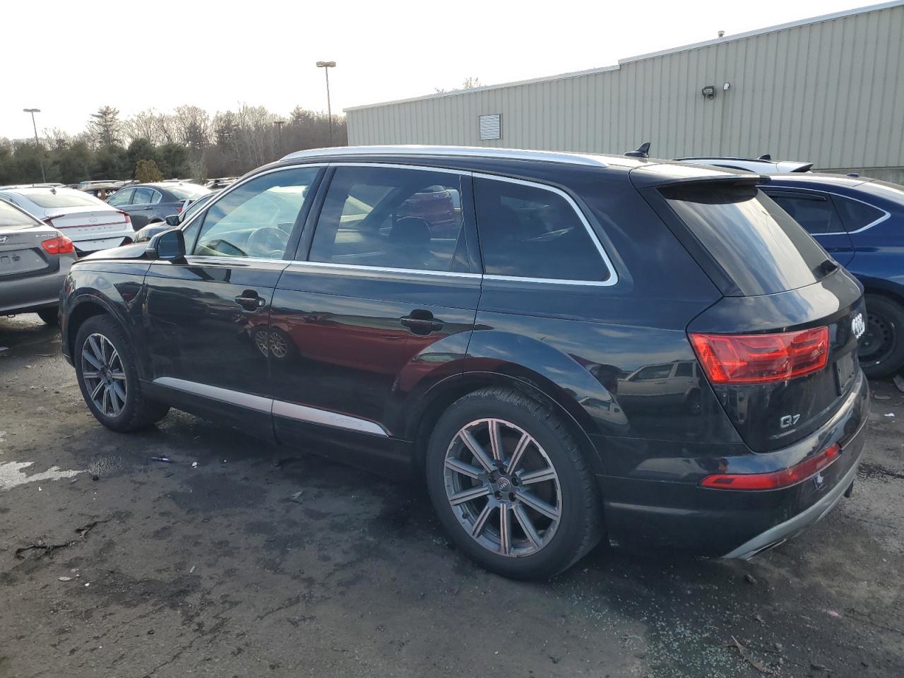 2018 Audi Q7 - Image 2