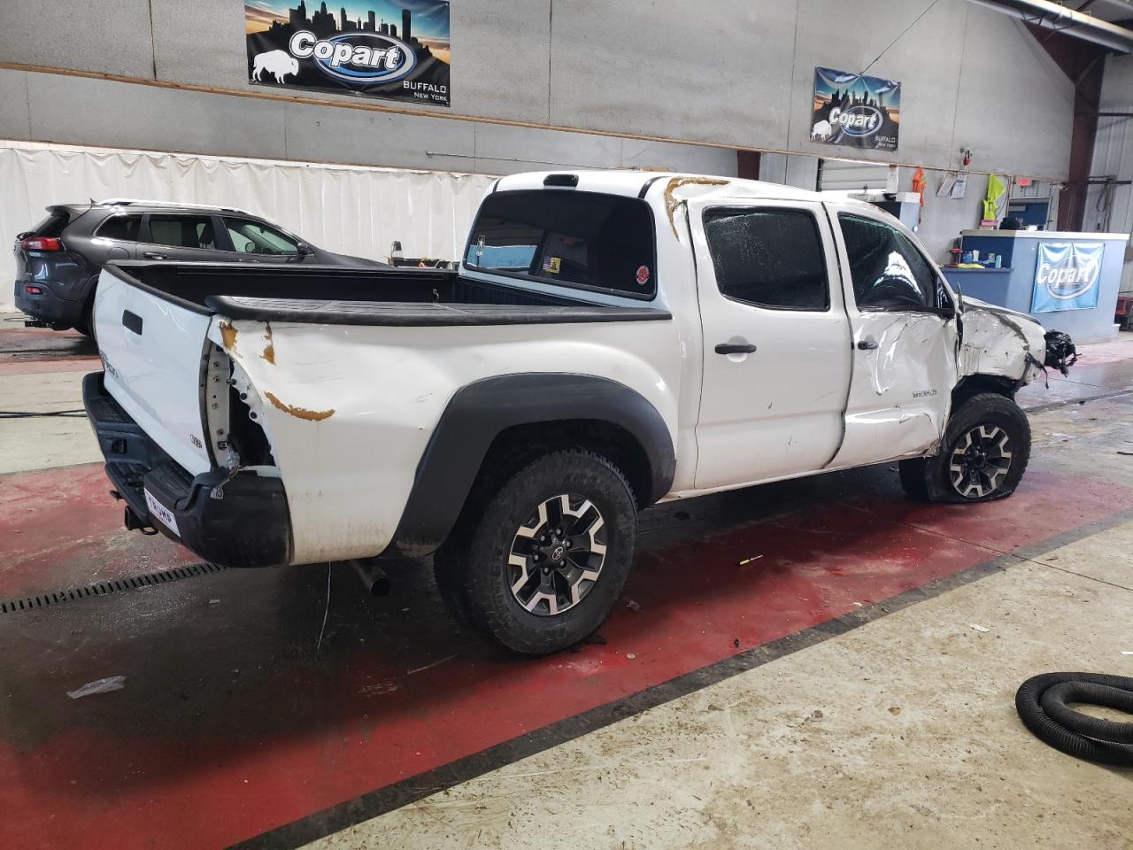 2014 Toyota Tacoma - Image 3