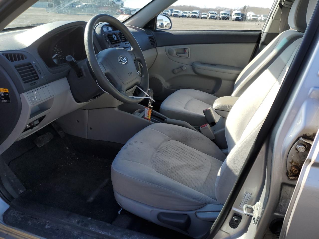 2009 Kia Spectra - Image 7