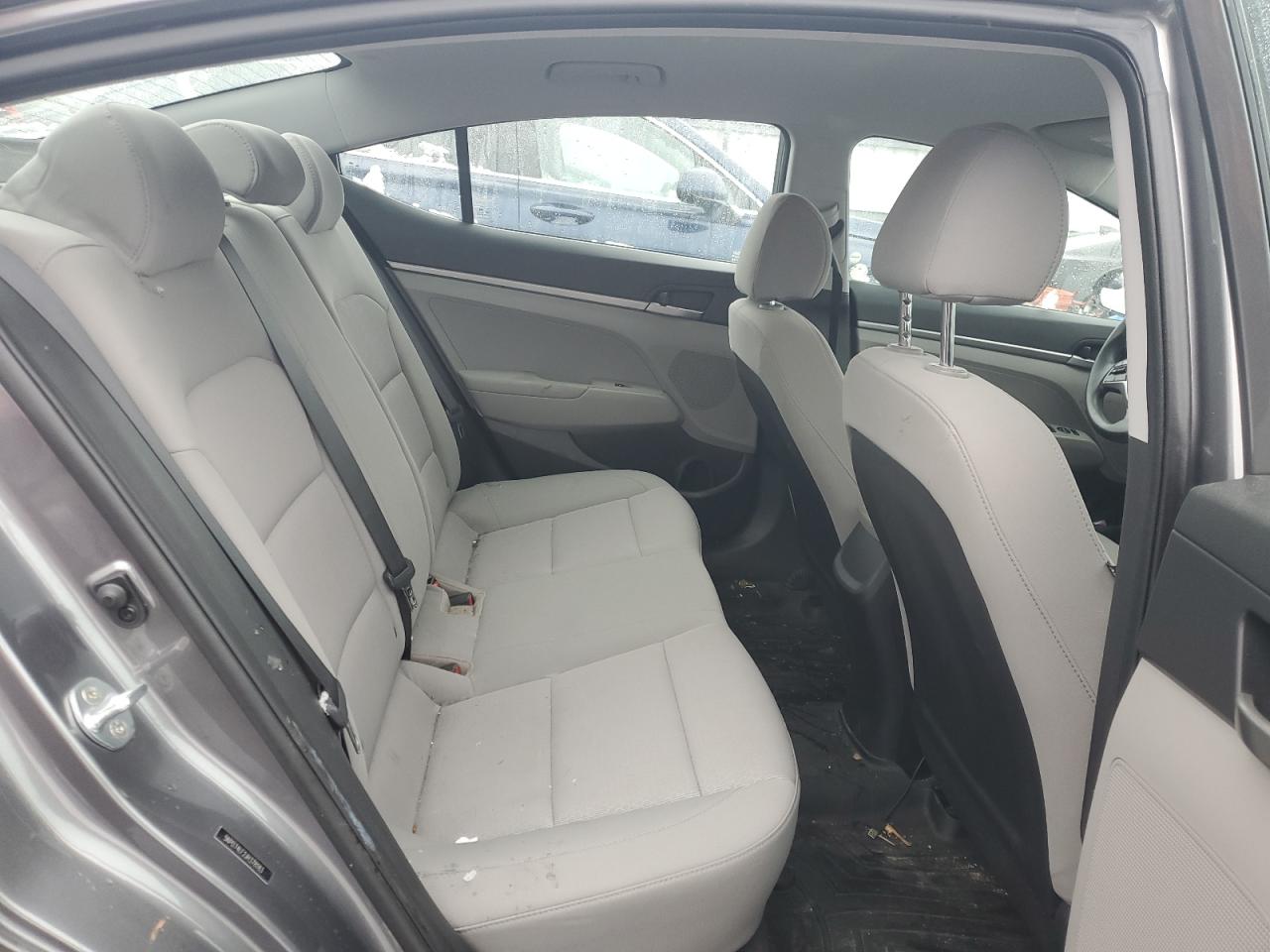 2018 Hyundai Elantra - Image 10