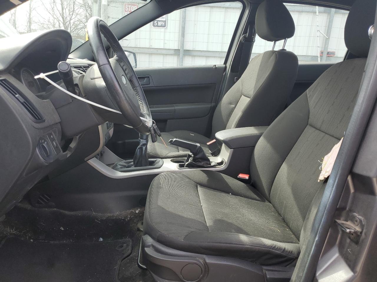 2010 Ford Focus - Image 7