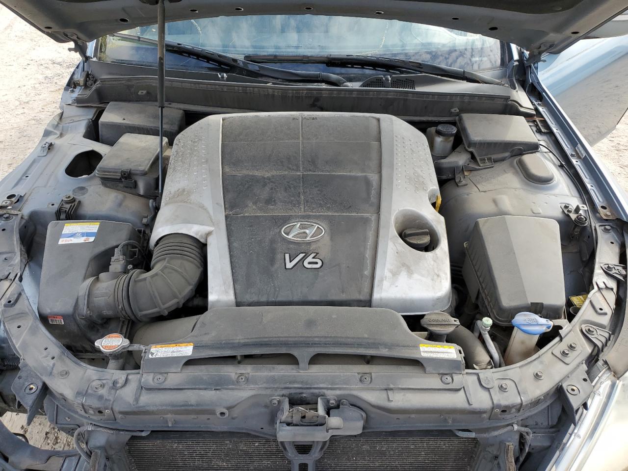 2011 Hyundai Genesis - Image 14