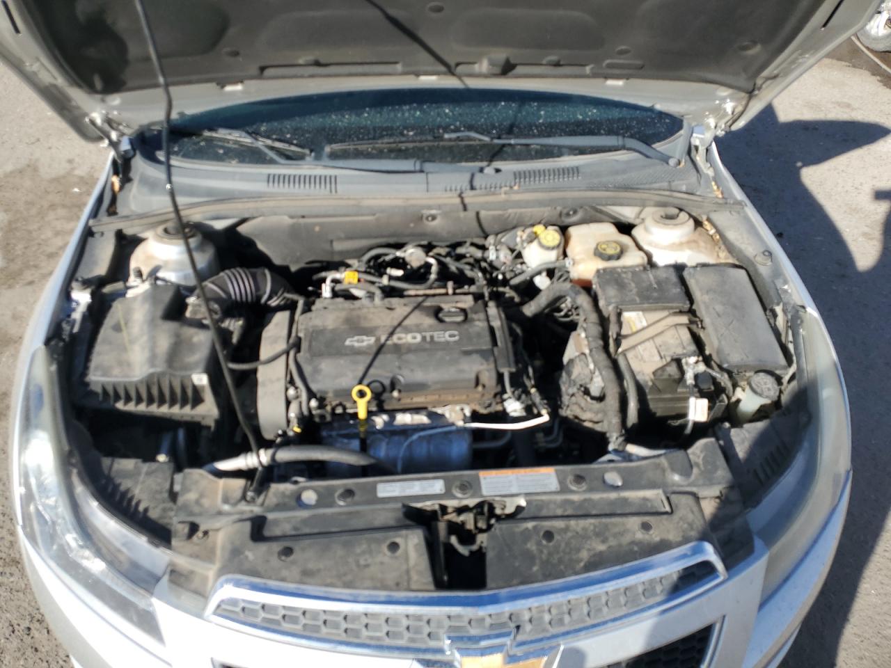 2014 Chevrolet Cruze - Image 12