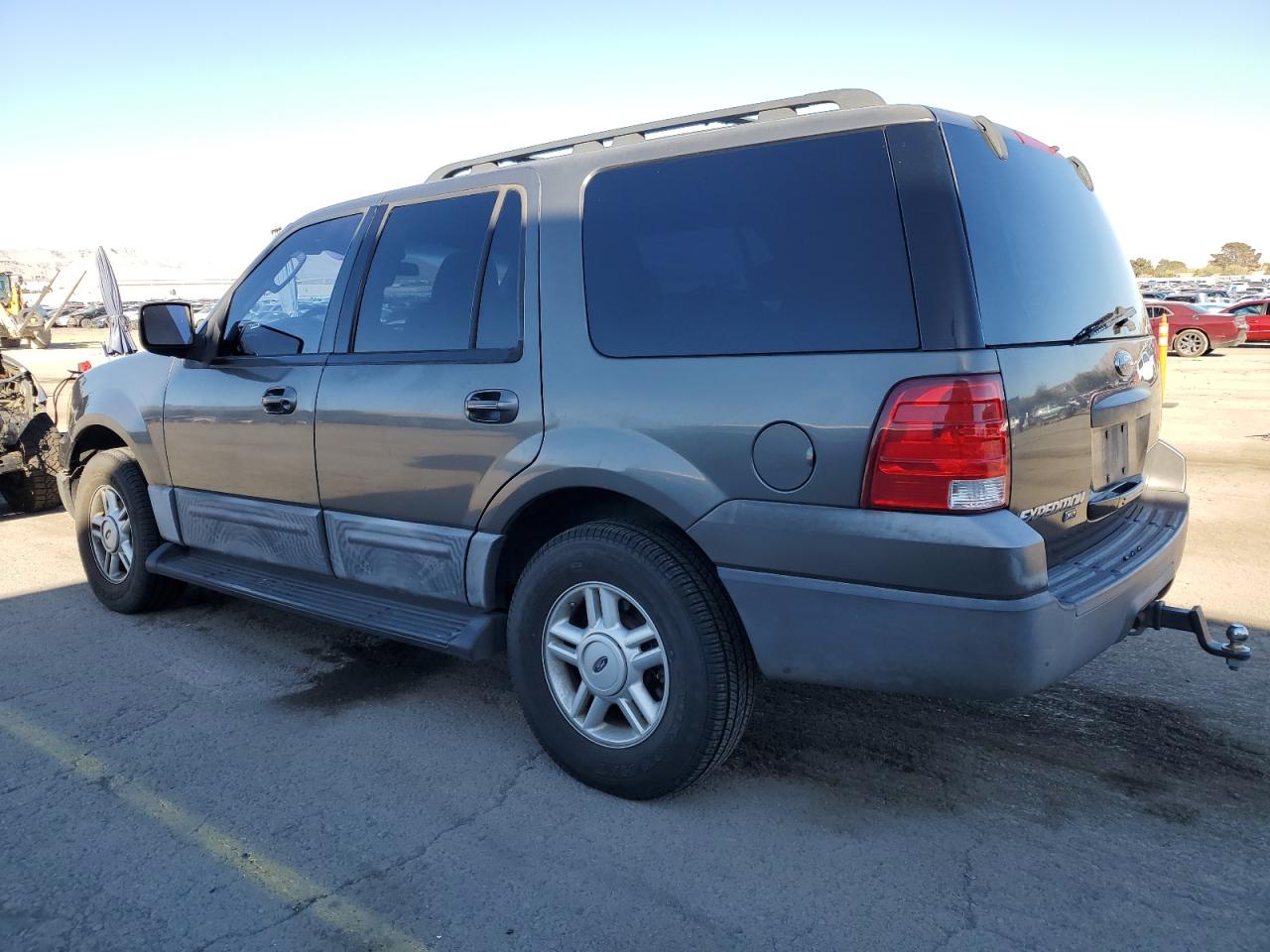 2005 Ford Expedition - Image 2