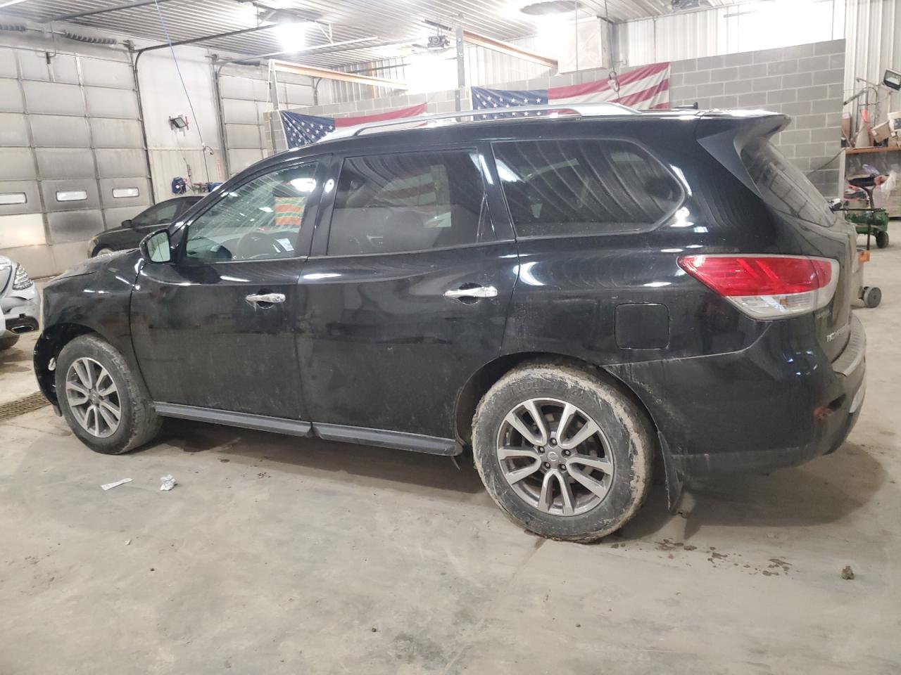 2015 Nissan Pathfinder - Image 2