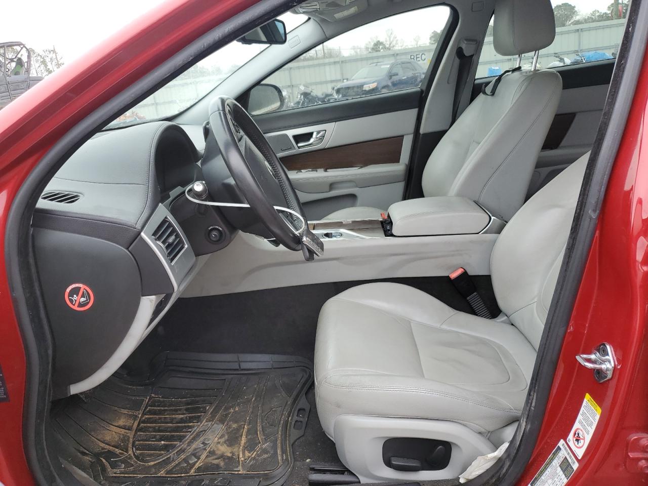 2015 Jaguar XF - Image 7