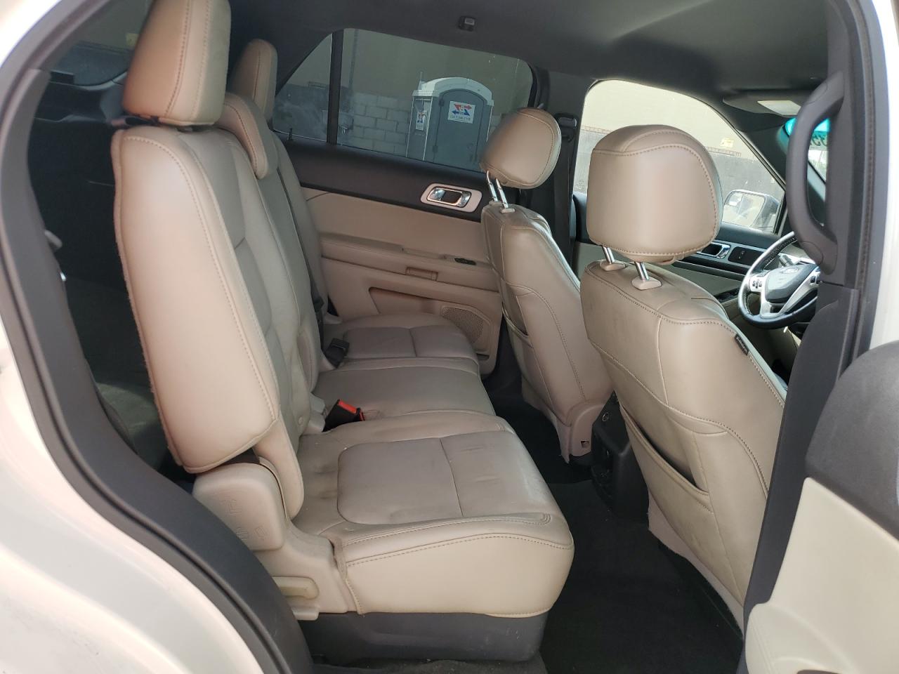 2011 Ford Explorer - Image 12