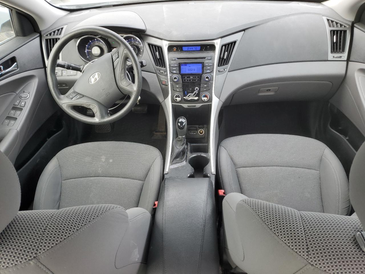 2013 Hyundai Sonata - Image 8