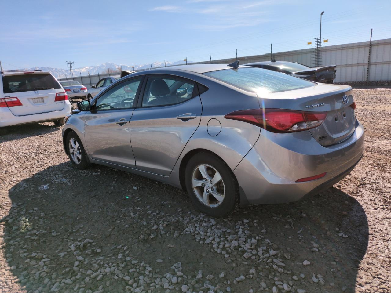 2015 Hyundai Elantra - Image 2