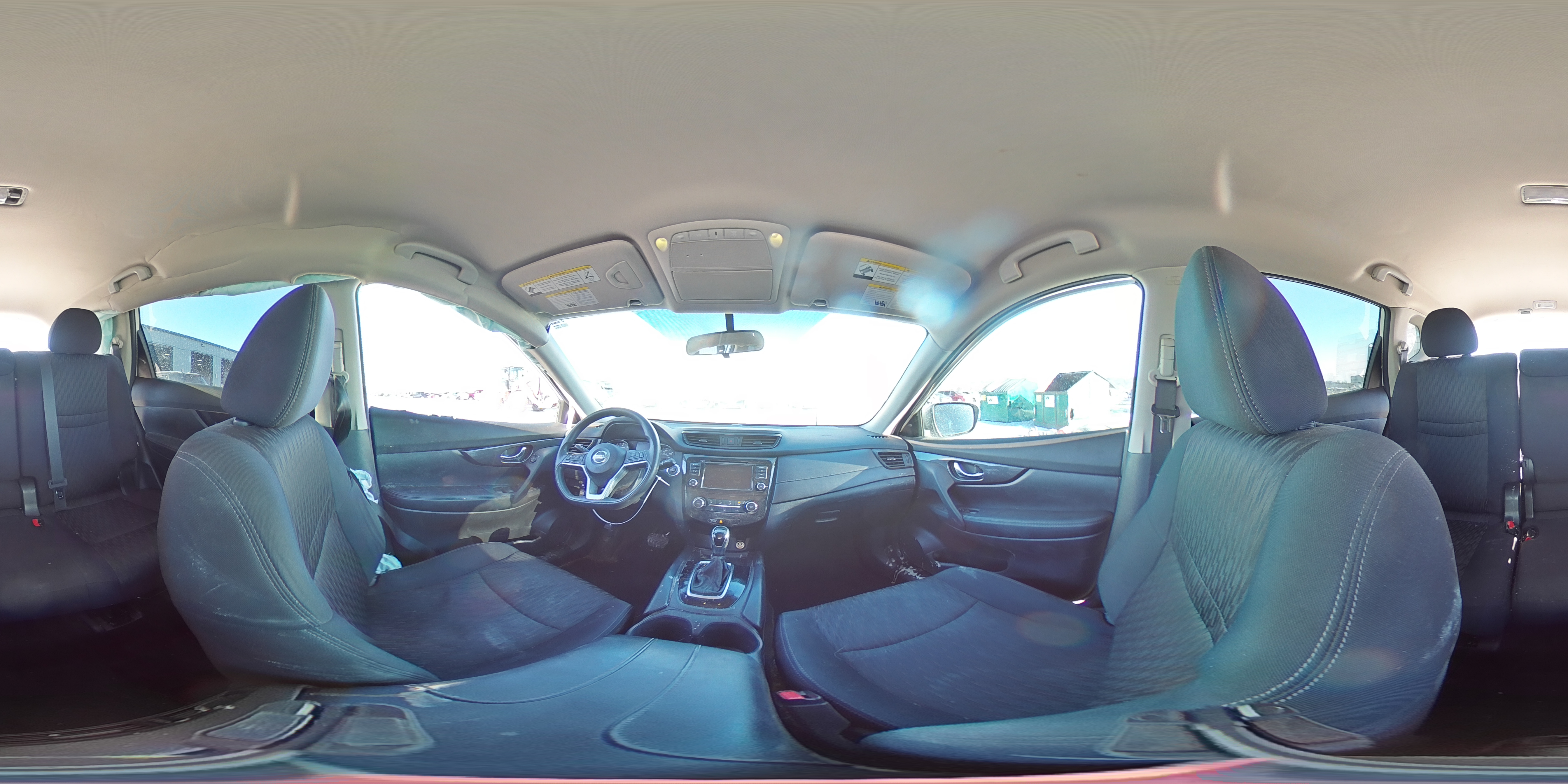 2018 Nissan Rogue - Image 15