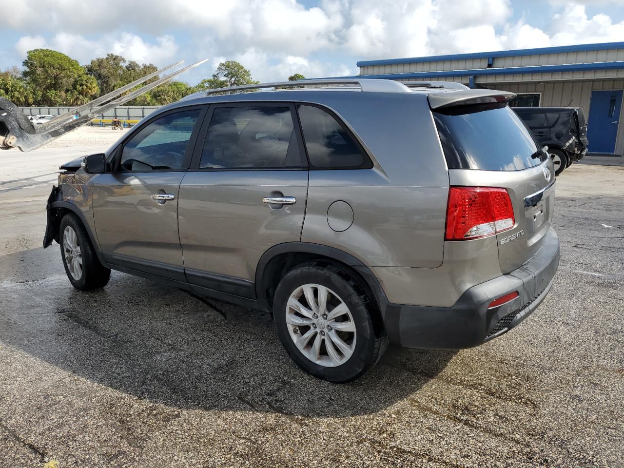 2011 Kia Sorento - Image 2