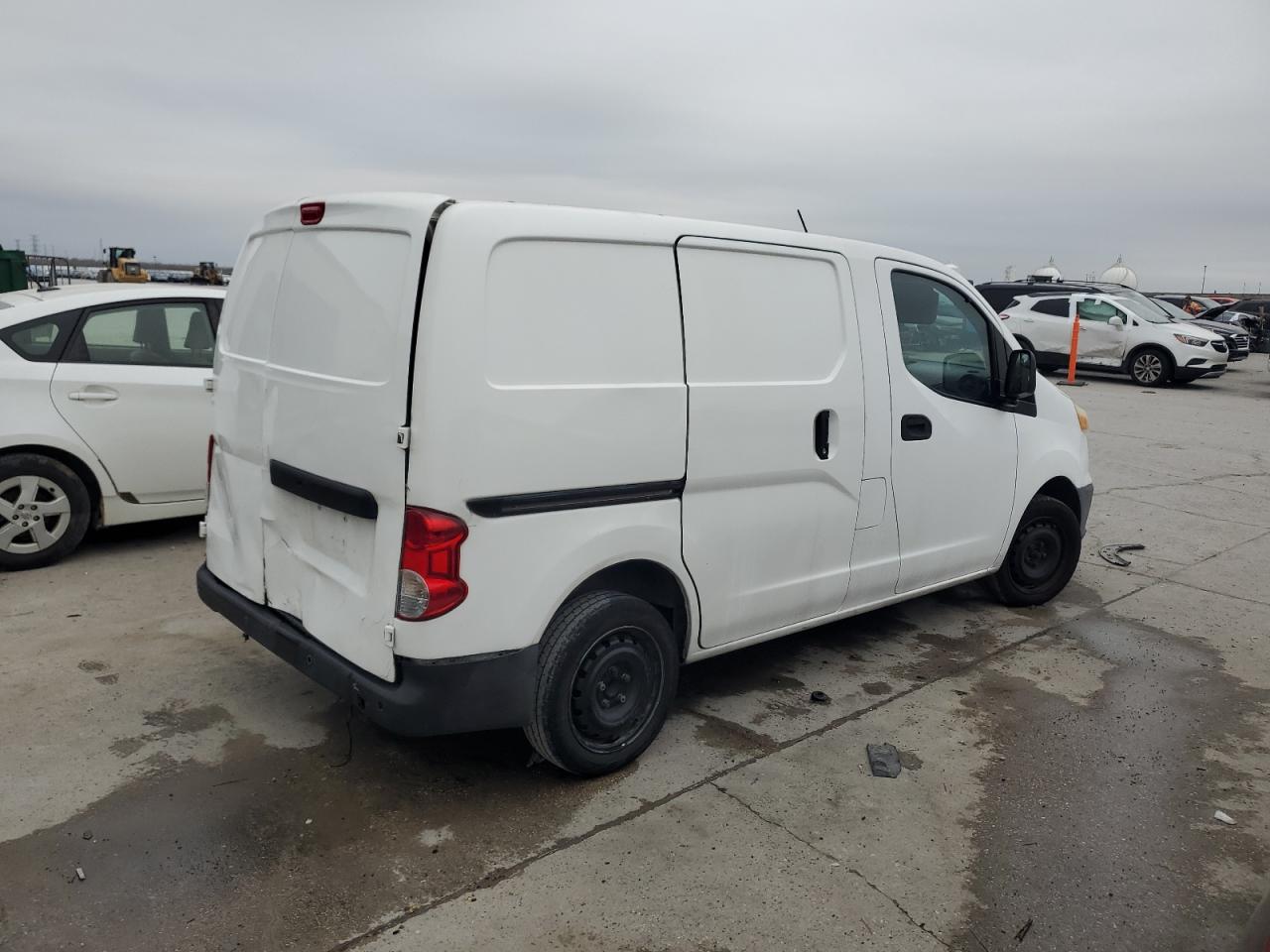 2015 Chevrolet Express - Image 3