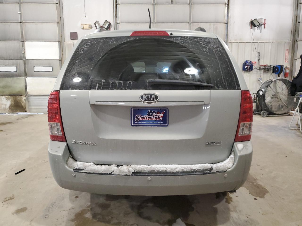 2012 Kia Sedona - Image 6