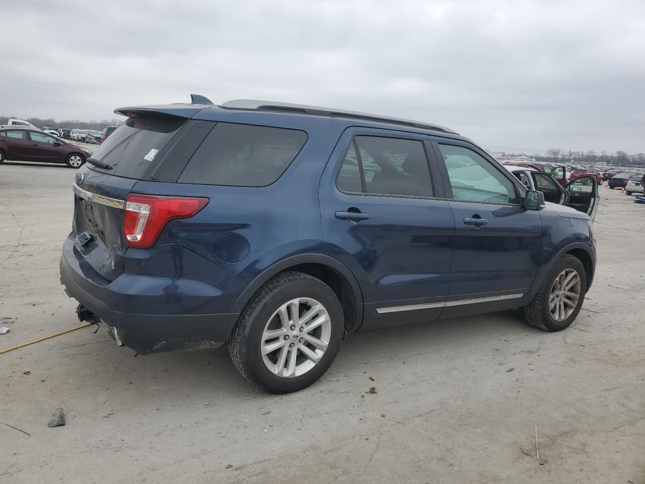 2017 Ford Explorer - Image 3