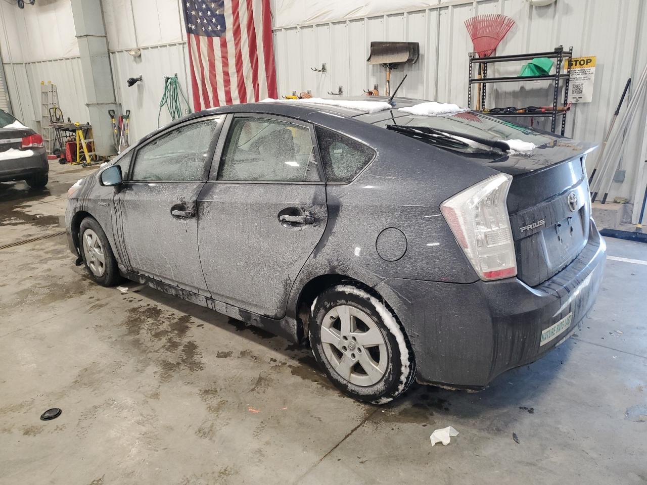 2010 Toyota Prius - Image 2