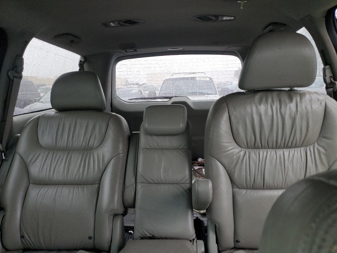 2007 Honda Odyssey - Image 10