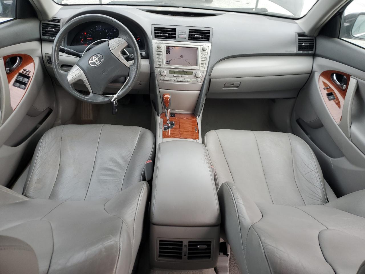 2011 Toyota Camry - Image 8