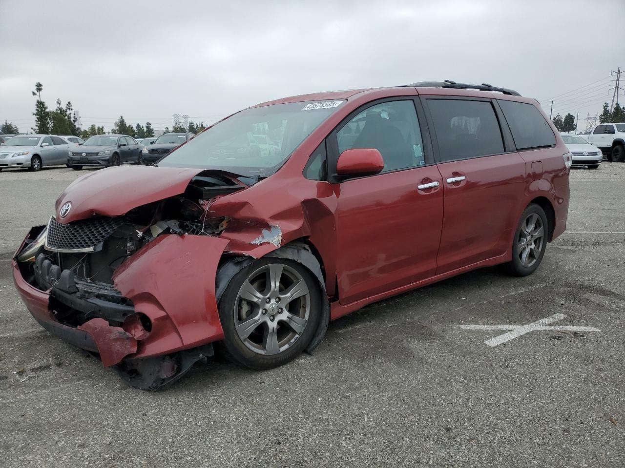 2017 Toyota Sienna - Image 1